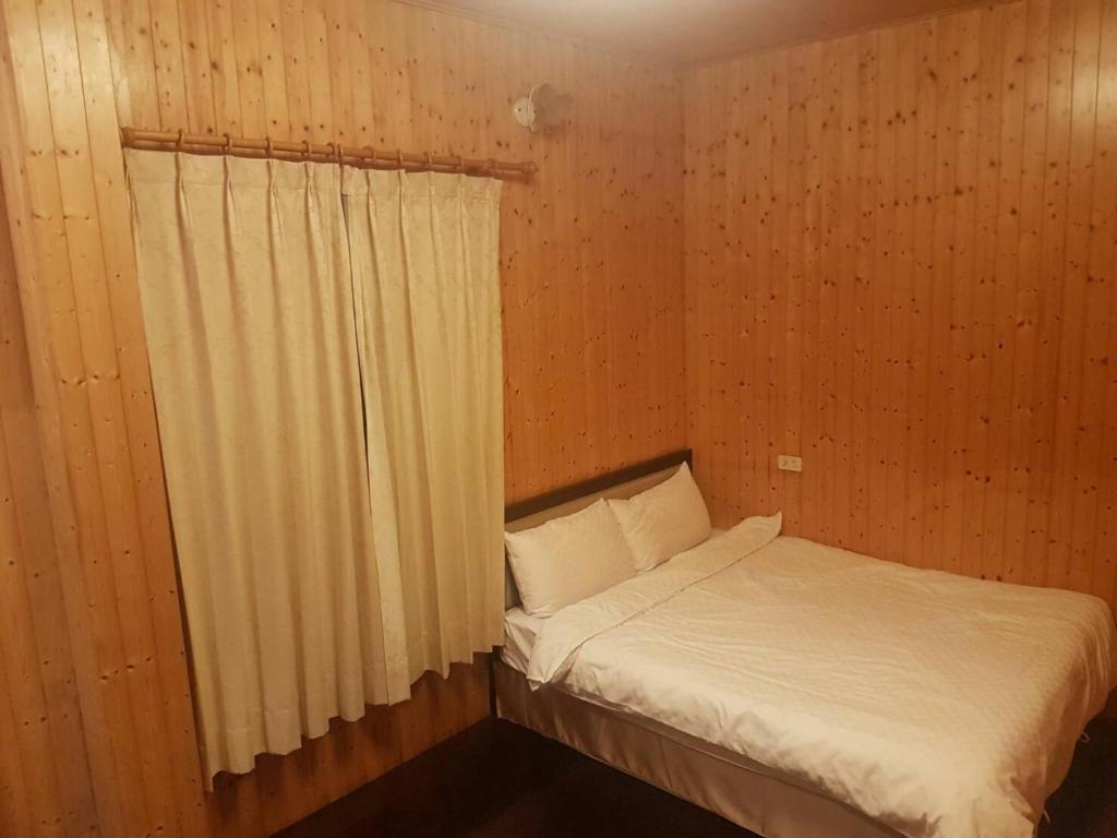 阿里山頂石桌茗苑民宿
