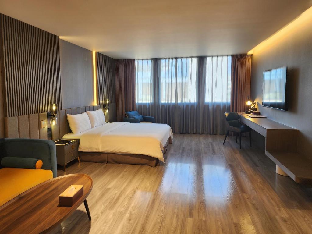 花蓮品悅文旅近東大門夜市近市區免費特斯拉充電免費自助吧Hualien Pink Corner Hotel